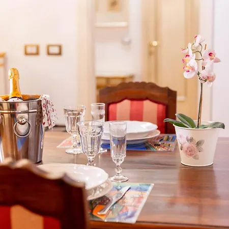 雷考利公寓 公寓 *